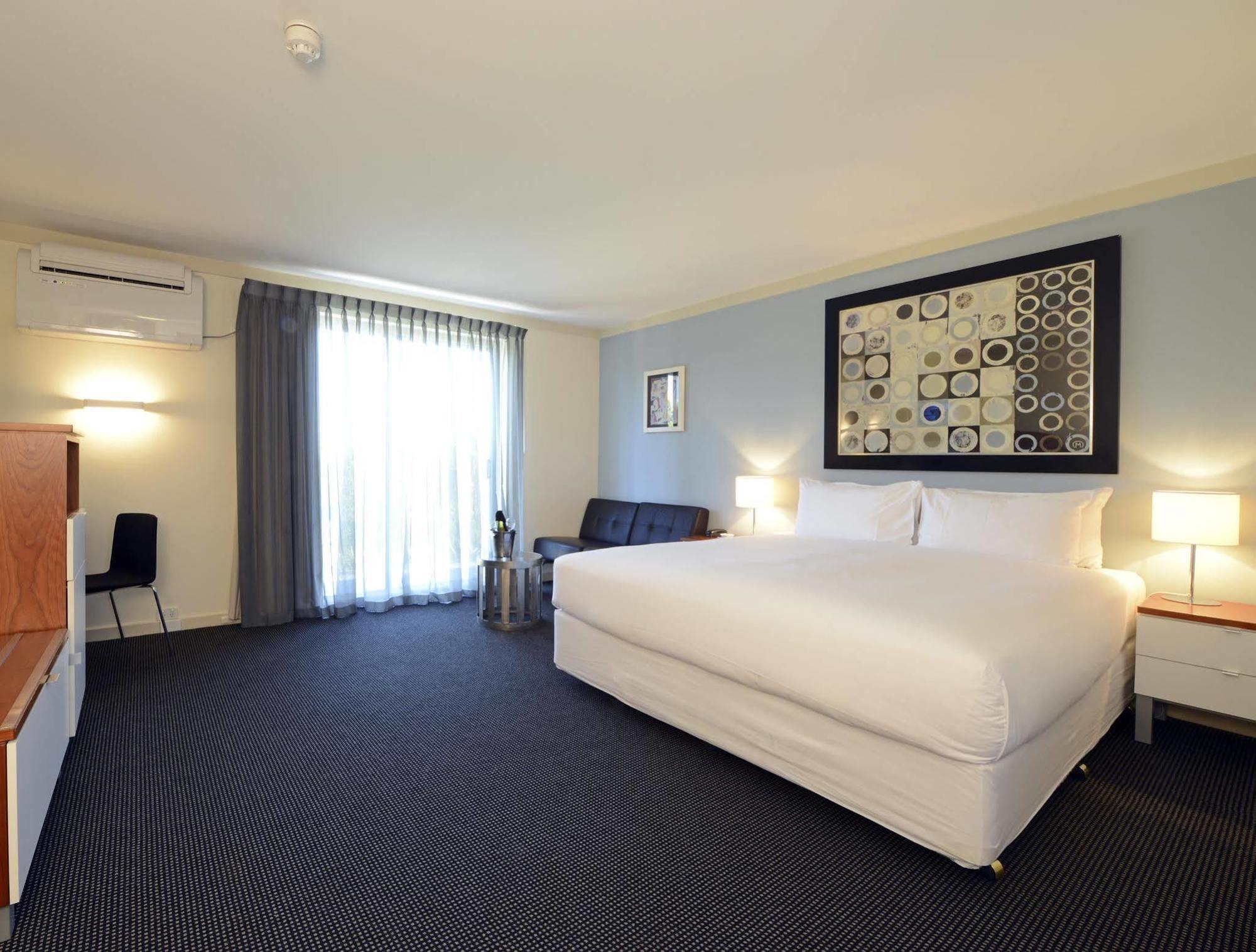 Sullivans Hotel Perth Exterior photo